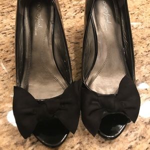 Fun and fantastic peek a boo wedges!